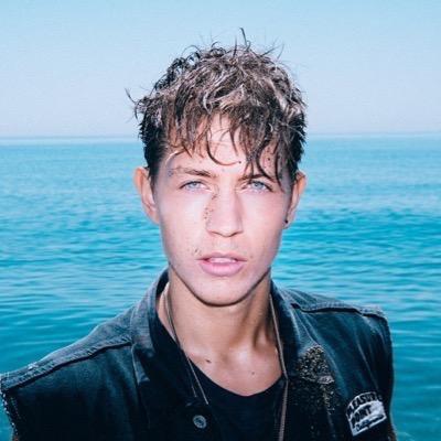 comments on james' instagram/tweets