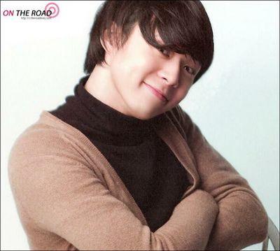 ปาร์คยูชอนเอง หล่อมากนะ หลาวซ์มากด้วย