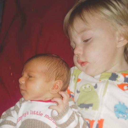 krwlnorton4's profile picture. Mom, Wife, Crafter