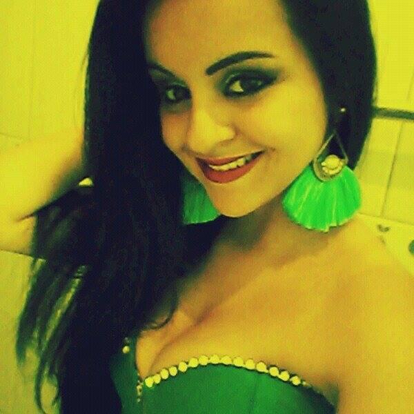 Felicidade mesmo é você poder estar do lado da pessoa que você ama, em um lugar especial ;)