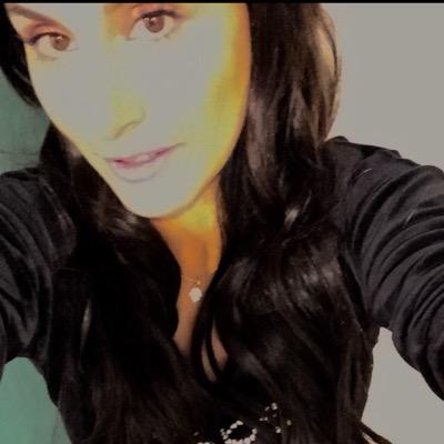 Adahi_Casanova's profile picture. Abogada, traductora especializada & Pintora de corazón