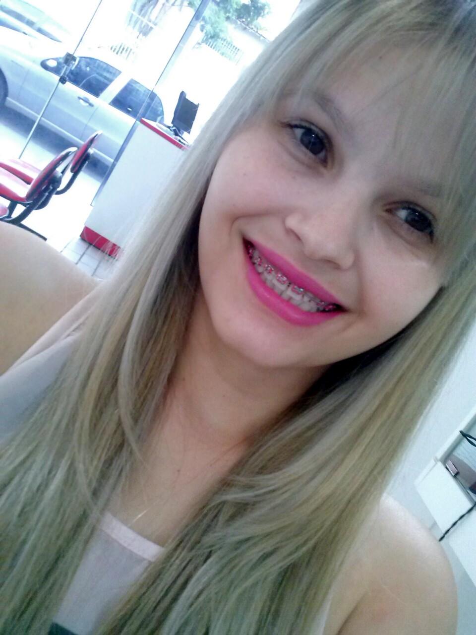 Escorpiana,18anos,são paulina,patricinha do papai,#chocolate,# rufles,#coca-cola,carinhoza,ciumenta e namorada do @kenfray *-*