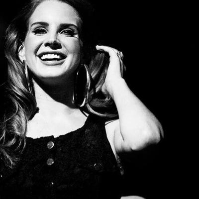 shahsvqkd's profile picture. don't follow this account follow ➡️@PlNKPlXlE⬅️because she gave you this free follow