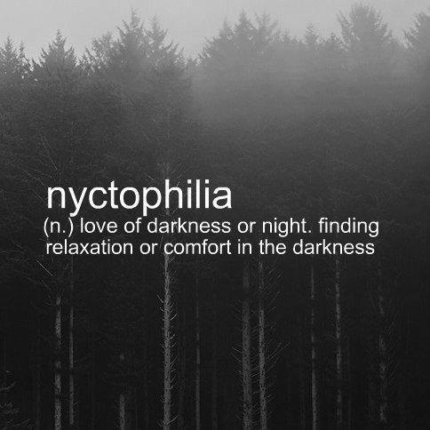 1959. Ática, Eubea. En el psiquiátrico Nyctophilia hay un asesino, y sólo los pacientes podrán encontrarlo. ¿Te ves capaz? Terminación: _NTP