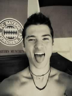 49476097ecc6476's profile picture. 