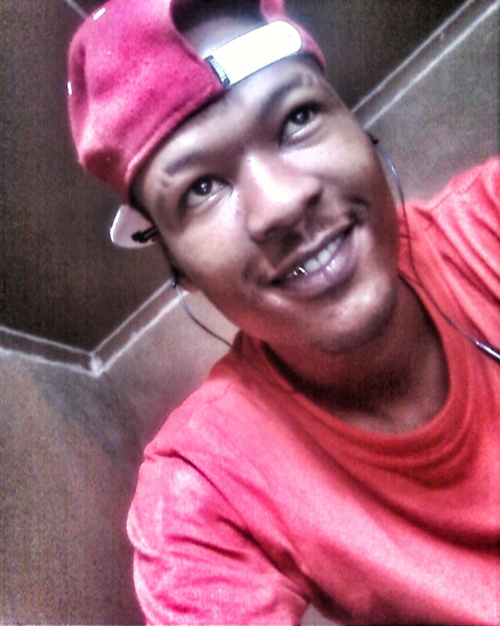 TEA-KAY representing MANSIONS EMPIRE.. Fast flow rapper/graphic designer