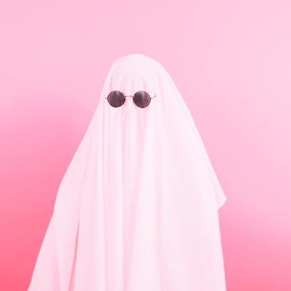 estrangeras's profile picture. nightcrawler.