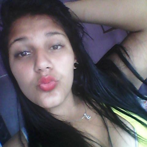 “Ela o ama mais do que ele jamais saberá. Ele a ama mais do que jamais demonstrará.♡