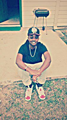 (L)GBT  Single...Stem..Stoner..CollegeBoii.. aint no telling where life may take me..but im down to enjoy the ride..✌