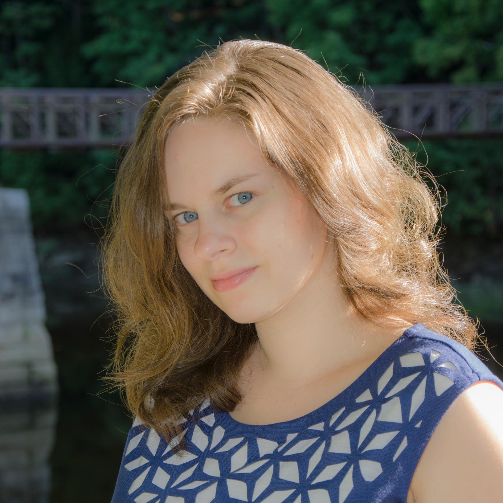 Blogger and Freelance Writer. Owner of Lover's Quarrel and Ink and Paper.
