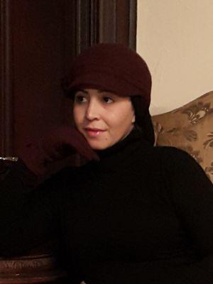 أنا قاهره الرجال أعاملهم كالذباب فى فصل الصيف اما نرشهم بالبيرسول او نلدعهم بضارب الذباب فى البيت الكلمه كلمتى والشوره شورتى عامله زى مرات حنفى نورماندى تو