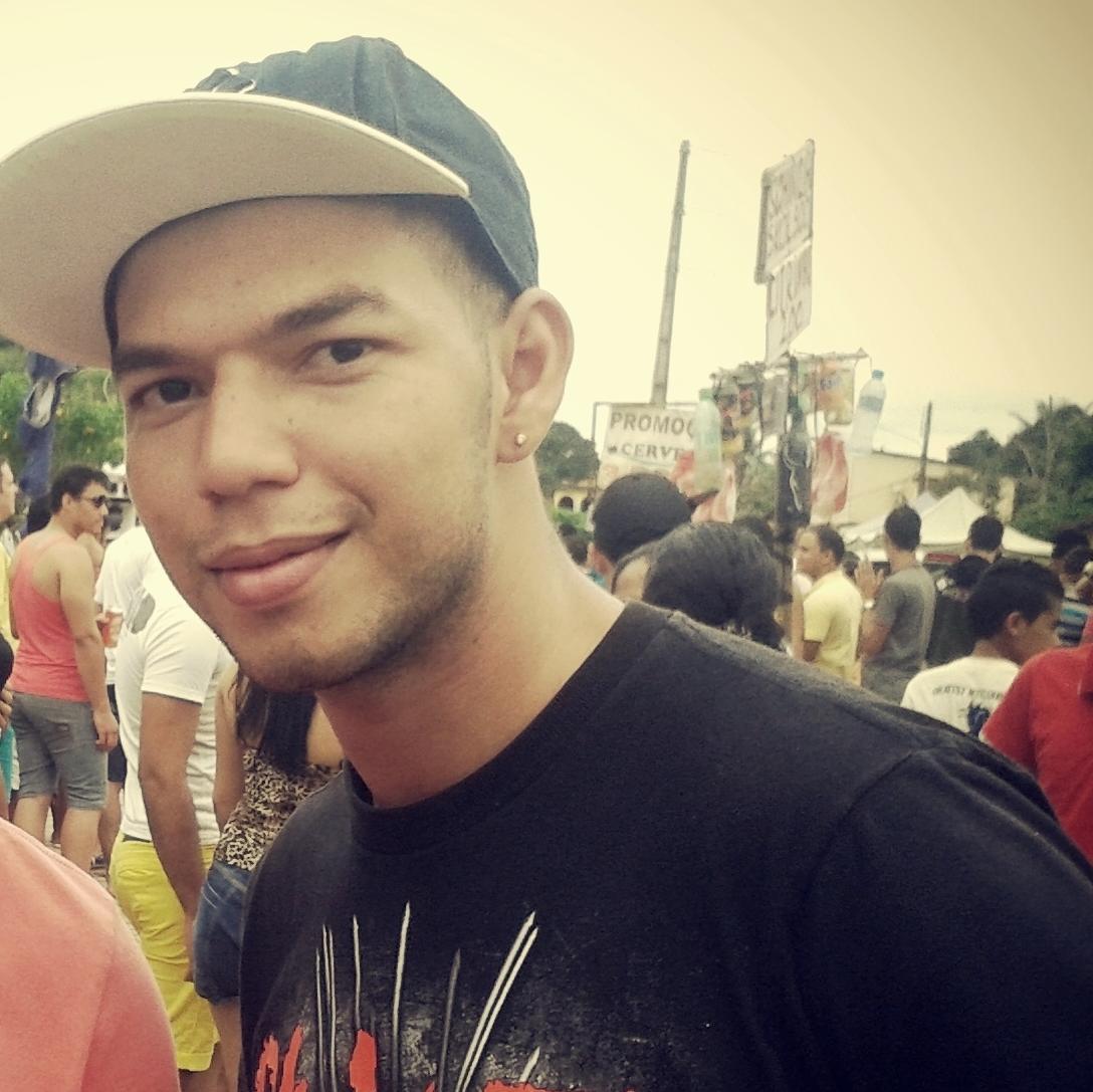 * Quando você nasceu, você chorou e o mundo alegrou. Viva sua vida de forma que quando você morrer, o mundo chore e você se alegre.