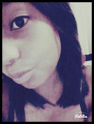 Rockeira,Emo.,Marrenta,Chata as vezes, Amo Futebol ✌transformes no coração Skate no pé sempre é nois rapaziada,✌