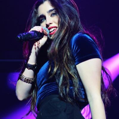 ya im a girl but i would still fuck lauren who wouldnt