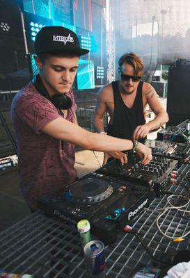 Electro House // Big Room - Producer//Djs from Germany http://t.co/RUlLzdHVpD  http://t.co/gZAdpNxadm