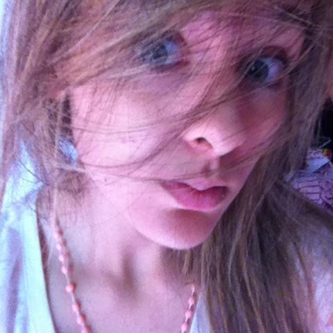 Boo.Fabi~ i Love @BridgitMendler and @edsheeran  http://t.co/BLH8KAUP0K eu meiga pá vcs -