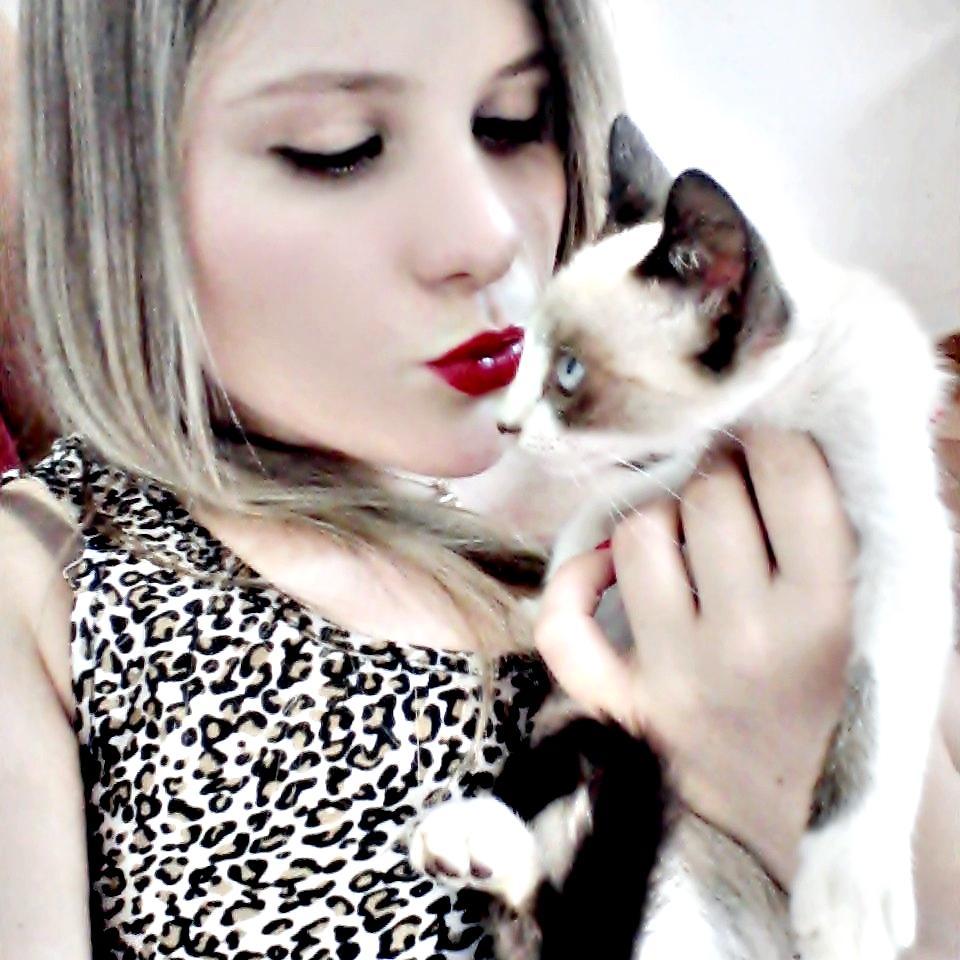 Sinto falta de muita coisa, mas isso não quer dizer que as quero de volta.
Profile :http://t.co/04f4jxXQpY