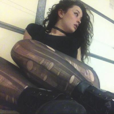 I tweet about the random shit that goes on in my head & in my life so ya. follow me