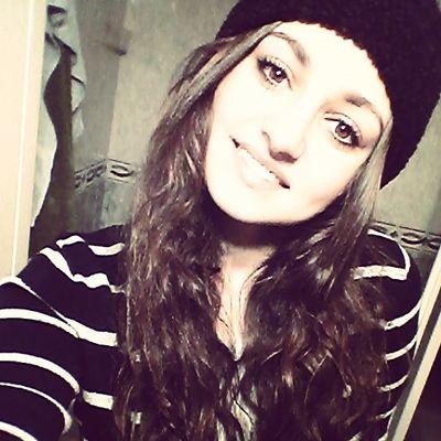 Tu vida es TUYA, que nadie t diga lo q tienes q hacer. Ama, ríe, siente, baila, grita, haz d tooooodo, la vida cnsiste en disfrutar. (: #Torredelcampo