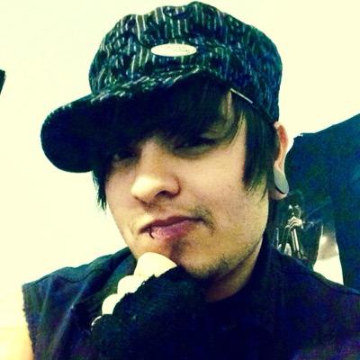 xoskeleton13's profile picture. well im actually shy normally, but get me onstage with a guitar and i lose it completely :)
i love music wat can i say any questions jus ask me