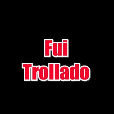 Comentando tudo que existe de bizarro na face da terra.
com um canal no youtube,claro!!!