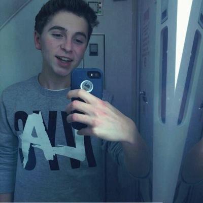 Make sure to check out @GavinBecker3 ! Twitter/Instagram: Gavinbecker3 Snapchat: GavinBecker3 Vine: GavinBecker! ❤️
Swerve into the Gavin lane!