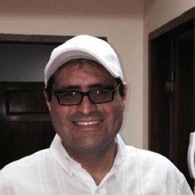 Ingeniero Comercial, trabajo en medios de comunicación obsesivo de la incomodidad y amante de la buena comida