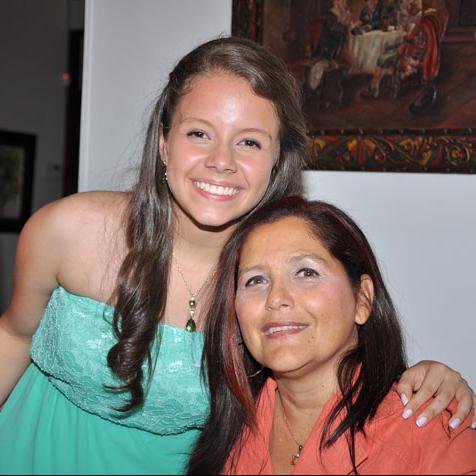 Dios es todo para mi, mi mejor amigo, mi confidente y mi padre, con El nada me falta, yo soy su hija, su consentida...¿Hay algo mejor que todo esto?