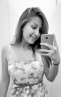 Sorrir não mata. Viver não dói. Abraçar não arde. Beijar não fere. Rir não machuca. Você não tem motivos para não tentar ser feliz.  https://t.co/lh0VnTpwYo
