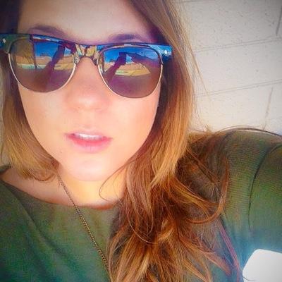 princessbre21's profile picture. Doctor on the streets, crumbs in the sheets.