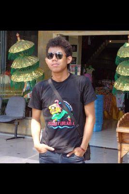 My Name Is ArQoM, I'm From Indonesia