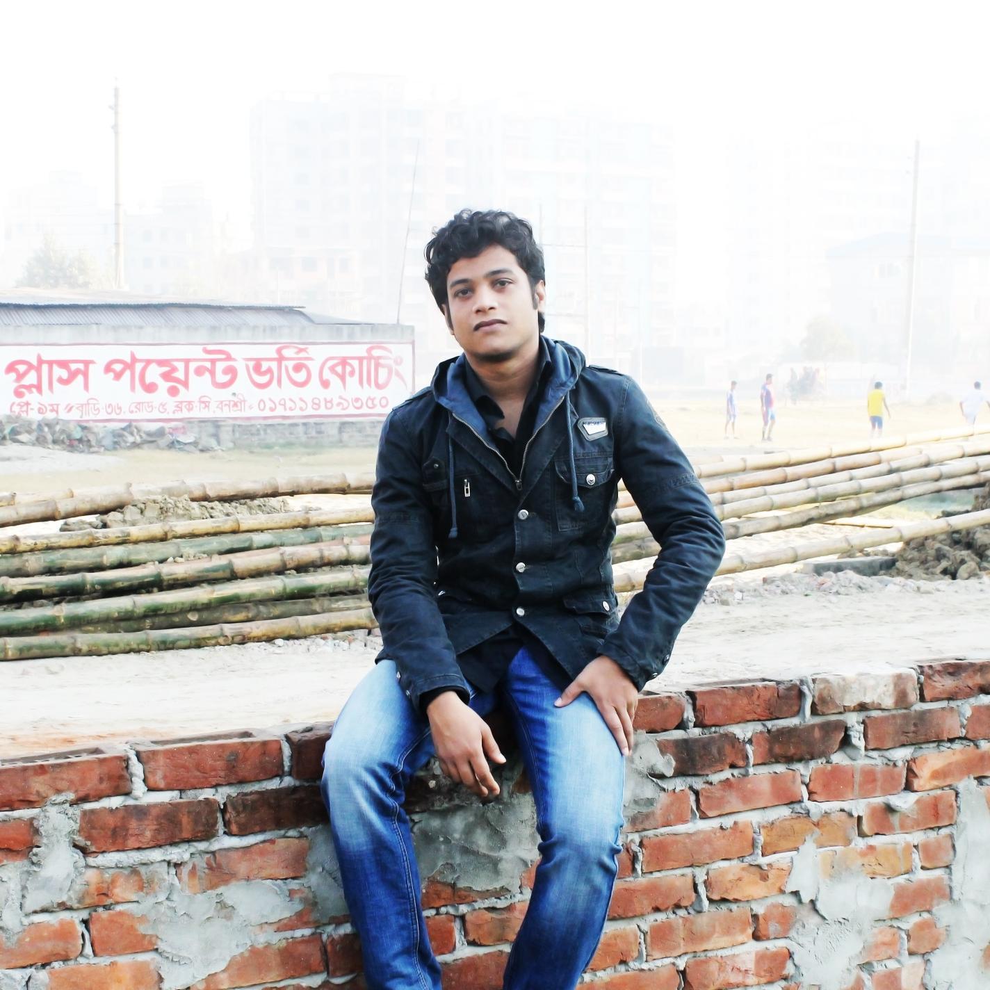 On a personal level,I told that i am a jolly and hardworking man,love to mix with children and people of good understanding, i like to passing time lonely,