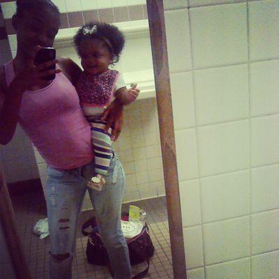 haha yahh girl ain't from new orleans for nun but make my white button blue i follow bck!!
