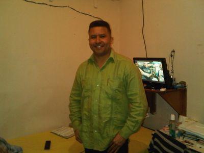 Laii l: t, sh se aptrende a dominar impulsos  y sentimmientos que llevamos por dentro..!
 AYER MILITAR HOY ABOGADO.