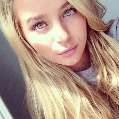 Grace 'Gracie' Robbins, 18. Twin sister to @ItsScarlett_RBS. Mother to Millie, @LittleMsLisha and Evie. Kind, loving and bubbly. I have a passion for dance //RP