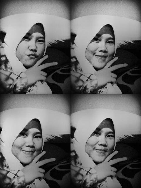 tiarakania's profile picture. 