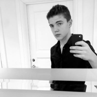 jonathan • 12 år •