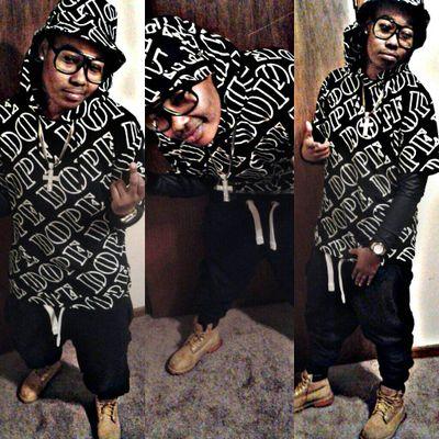 Life Wat U Make Of It...Success Is Da Key So I Strive Fa Da Best & Fuck Da Rest....#God #Money #MiiFam R.I.P Sis Yu Living In Me