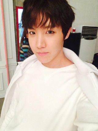 FOLLOW @namxseok,PLEASE DON'T ASK @namxseok FOR FOLLOWBACK ,I WILL BE FOLLOWING U GUYS BACK WITH THIS ACCOUNT THANK YOUUU XOXO