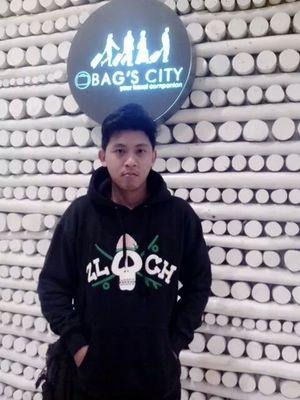 erahyudha's profile picture. Akidah Filsafat UIN SUNAN AMPEL '12 I Roadman of @BYE_official I Work , Pray , Love