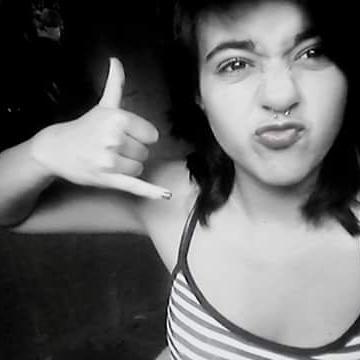 instagram ; @lov3_bolotinha    http://t.co/aKPFMvHCda  snaaap ; laura_capeel