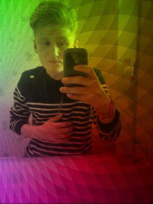 AaronMcg2001's profile picture. 