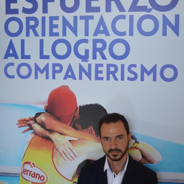 Director de marketing en Cárnicas Serrano. Lcdo. Psicología. Aprendiendo siempre sobre las personas y las marcas pero sobre todo de su conexión.