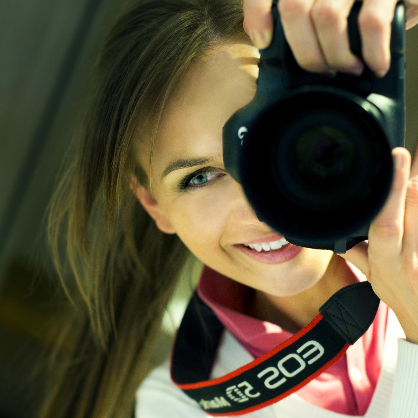 RJanasova's profile picture. Professional Photographer (advertising, architecture, golf, fashion, wedding, events)