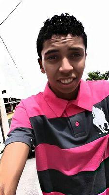 Awnn . O Vagabundo Q Vx Regeitava .... hooje eo Vigarista que Vx quer na Suua Viida ❤❤....Eu e vx par perfect ... Teteh Ate dps d fiim Te Amoo ❤❤