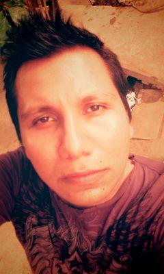 Lcdo en Mercadeo con los pies en la tierra y los sueños en las estrellas, amante del teatro, musica, instrumentos y felicidad...
