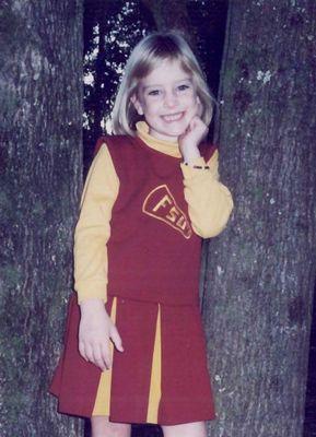 lauracilek's profile picture. non-professional account; only some tweets are un-professional 🤷‍♀️