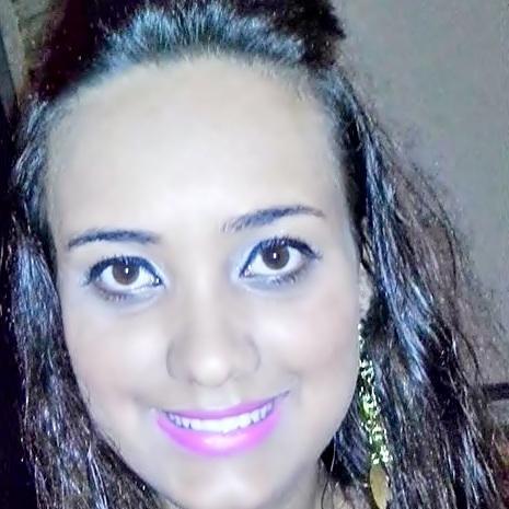 Se quiser derrubar alguém, apenas sorria. Pois a felicidade alheia incomoda os invejosos.