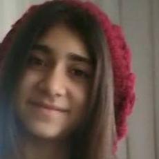 Kendini herkese uydurmak için yontmaya koyulanlar, sonunda yontula yontula tükenip giderler.