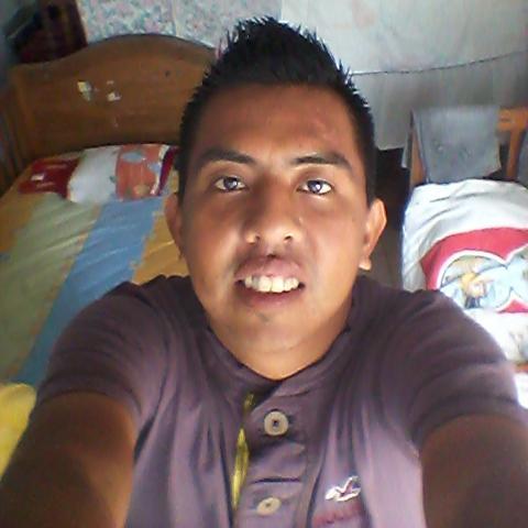 estudiante del 9no semestre de Turismo de la Universidad Laica Eloy Alfaro de Manabi ULEAM...!!! amoo viajaarr..!! el futbol es pasion junto al tenis..!!